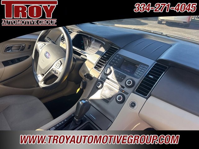 Used 2017 Ford Taurus SE image 24