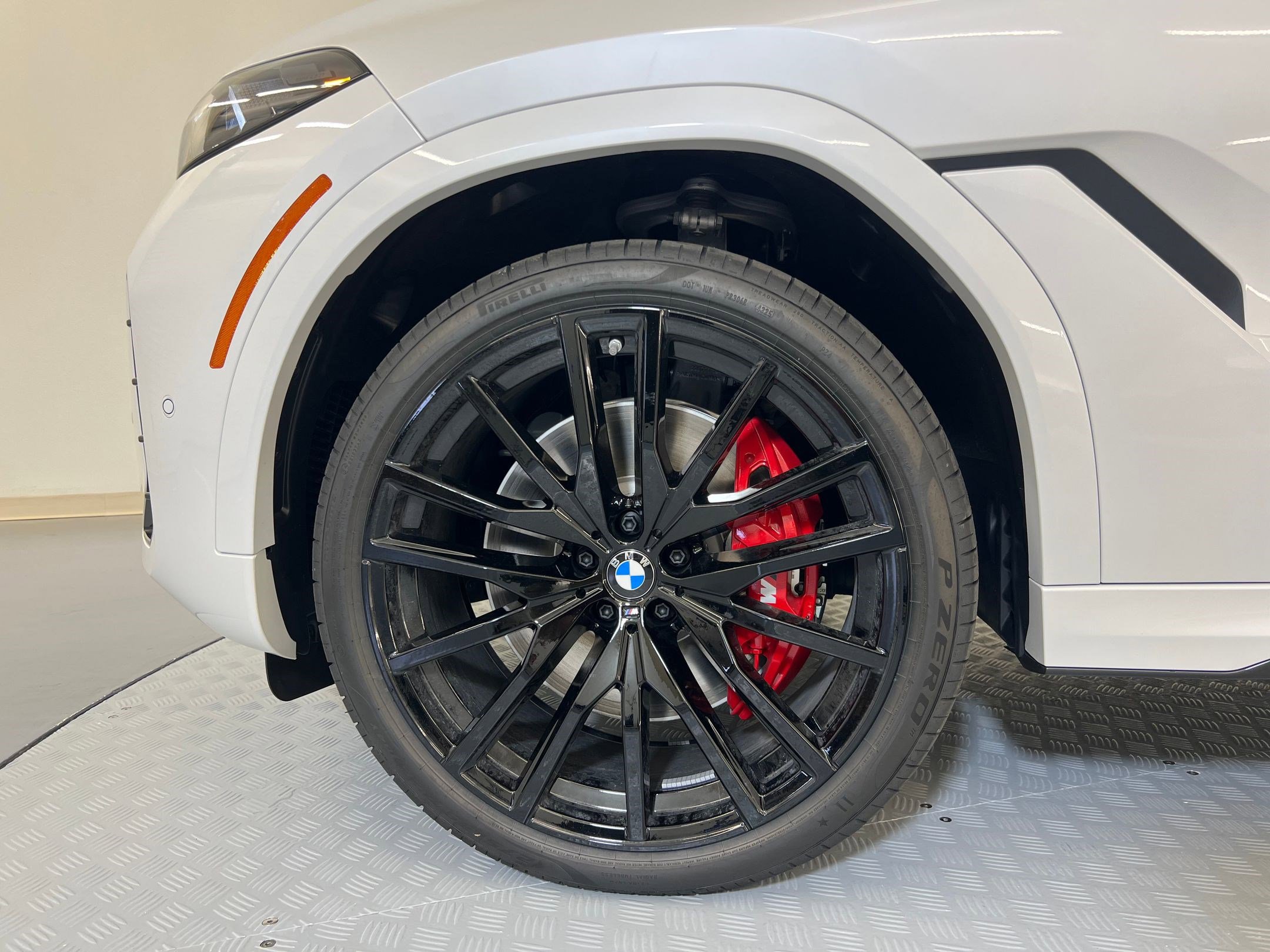 New 2026 BMW X6 M60i w/ Executive Package image 11