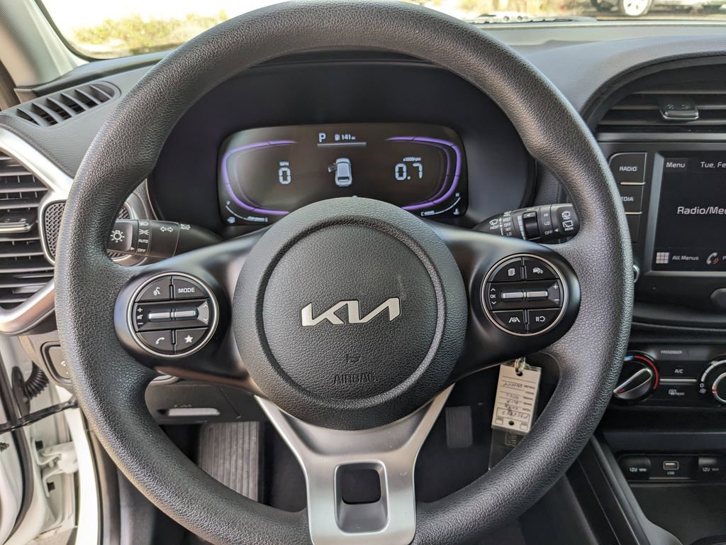 Certified 2025 Kia Soul LX image 31