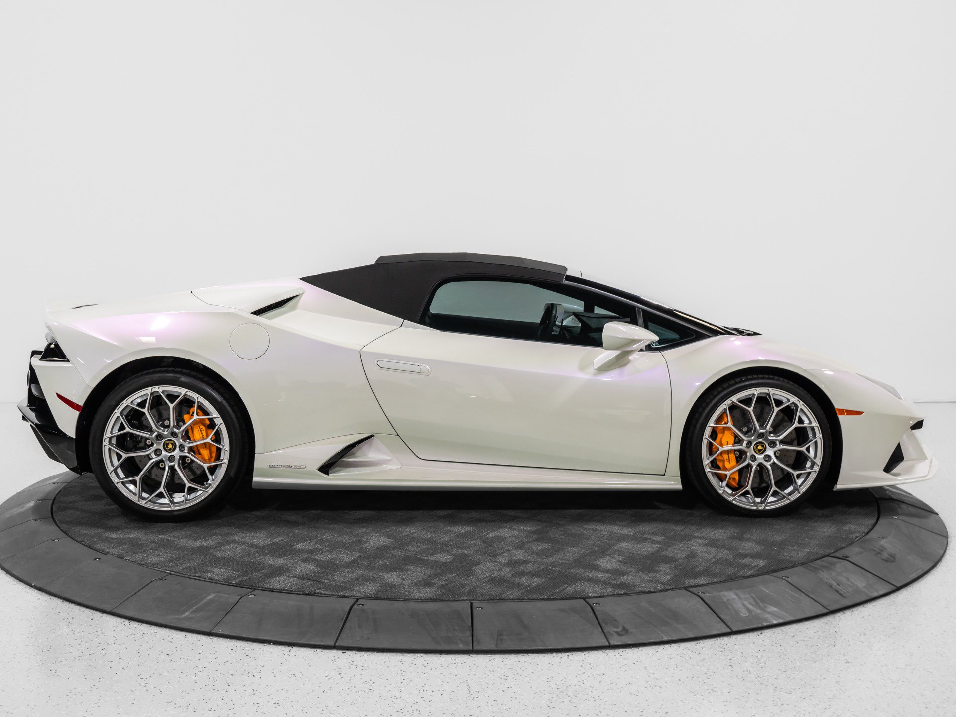Used 2024 Lamborghini Huracan EVO AWD/4WD image 23