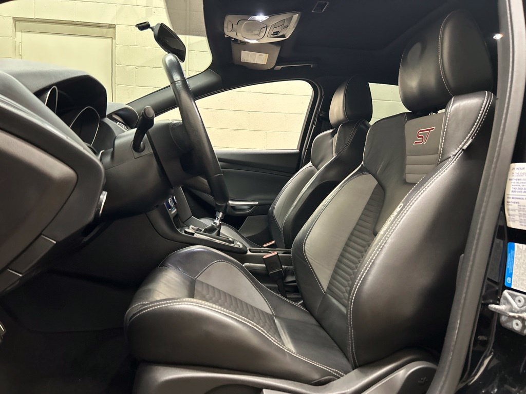 Used 2018 Ford Focus ST w/ Equipment Group 401A FWD image 8
