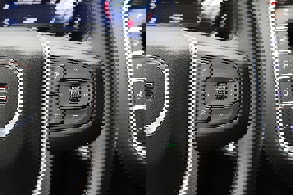 Used 2022 GMC Yukon SLE w/ Gmc Pro Safety Plus Package image 20