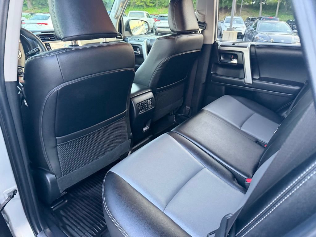Used 2021 Toyota 4Runner SR5 Premium w/ Moonroof Package AWD/4WD image 20