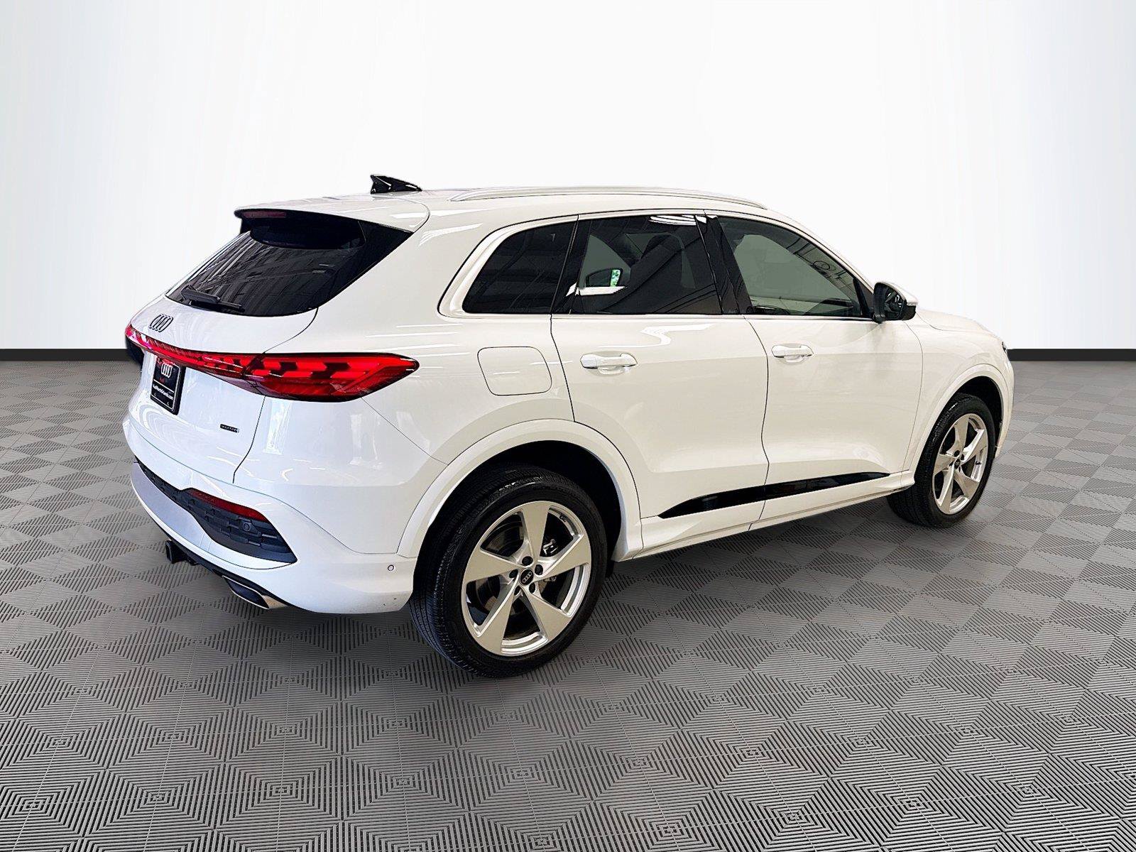 Certified 2025 Audi Q5 Premium AWD/4WD image 7