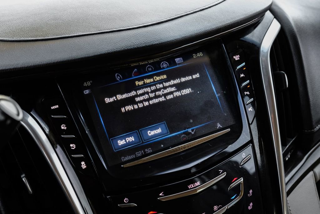 Used 2020 Cadillac Escalade ESV Premium Luxury image 32