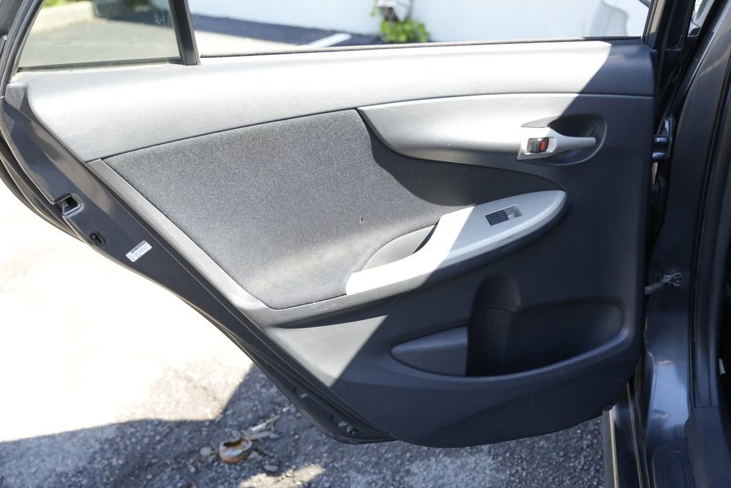 Used 2012 Toyota Corolla S FWD image 23