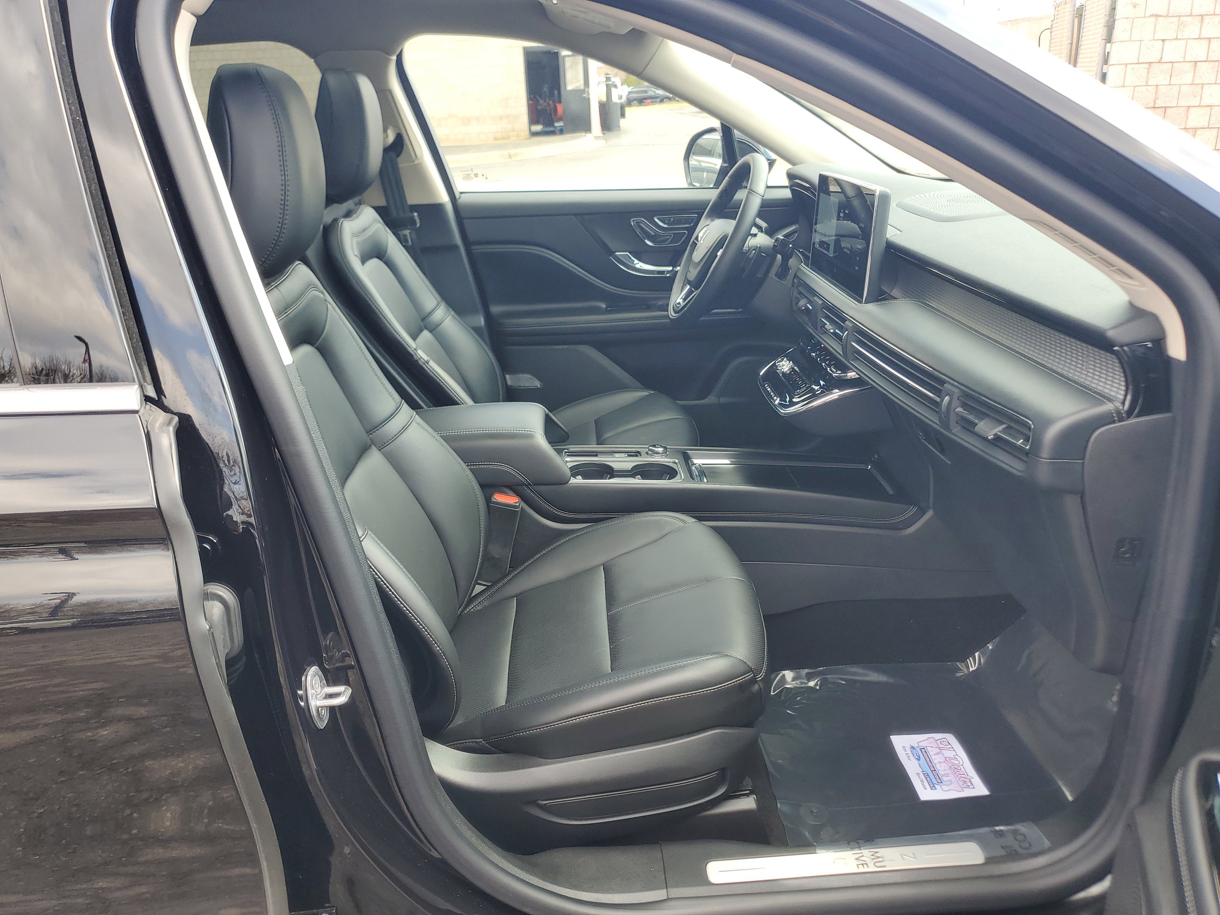 Certified 2024 Lincoln Corsair AWD w/ Equipment Group 101A image 9