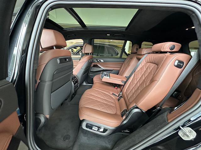 New 2027 BMW X7 xDrive40i w/ M Sport Package AWD/4WD image 5