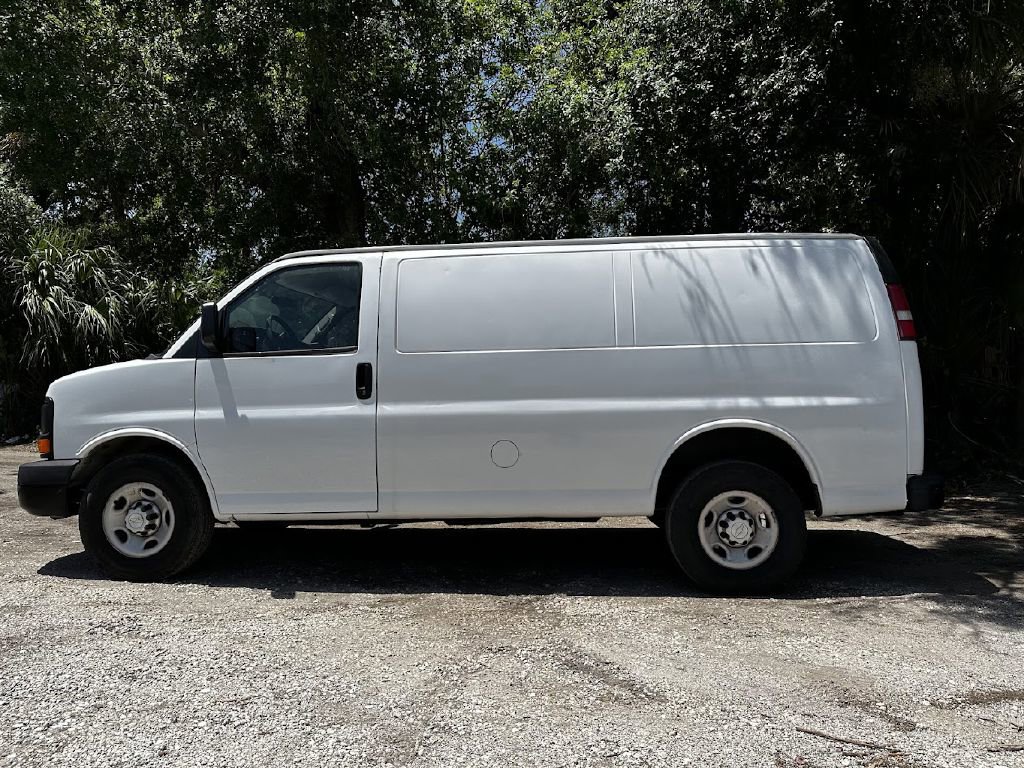 Used 2015 Chevrolet Express 2500 image 5