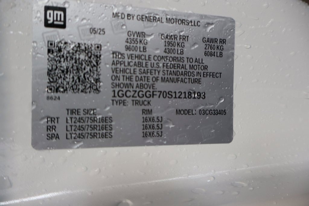 New 2025 Chevrolet Express 3500 w/ Chrome Appearance Package image 29