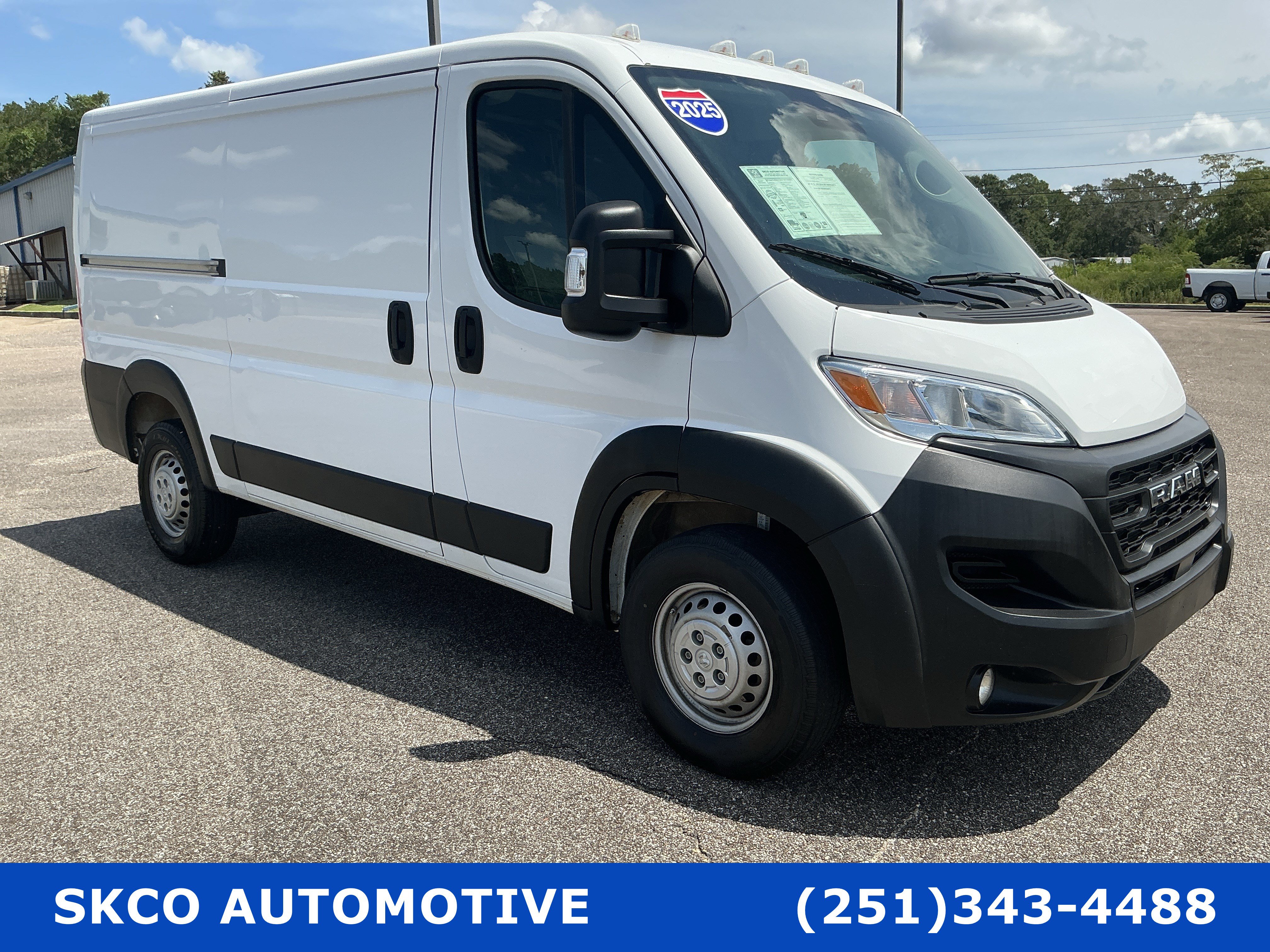 Used 2025 RAM ProMaster 2500 w/ Convenience Group FWD image 9