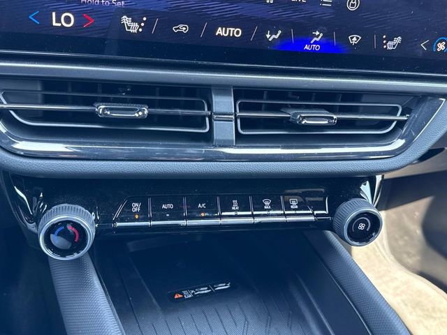 Used 2026 Chevrolet Equinox EV RS FWD image 33