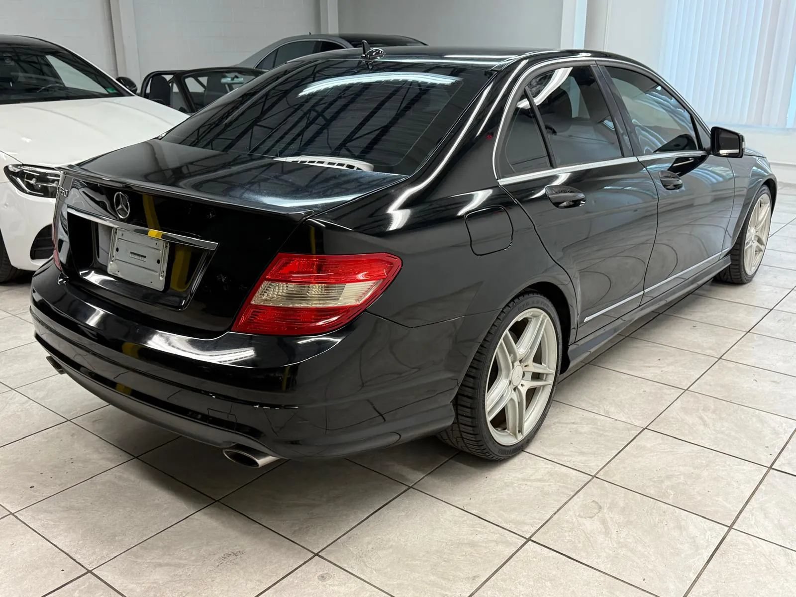 Used 2011 Mercedes-Benz C 350 Sport image 9