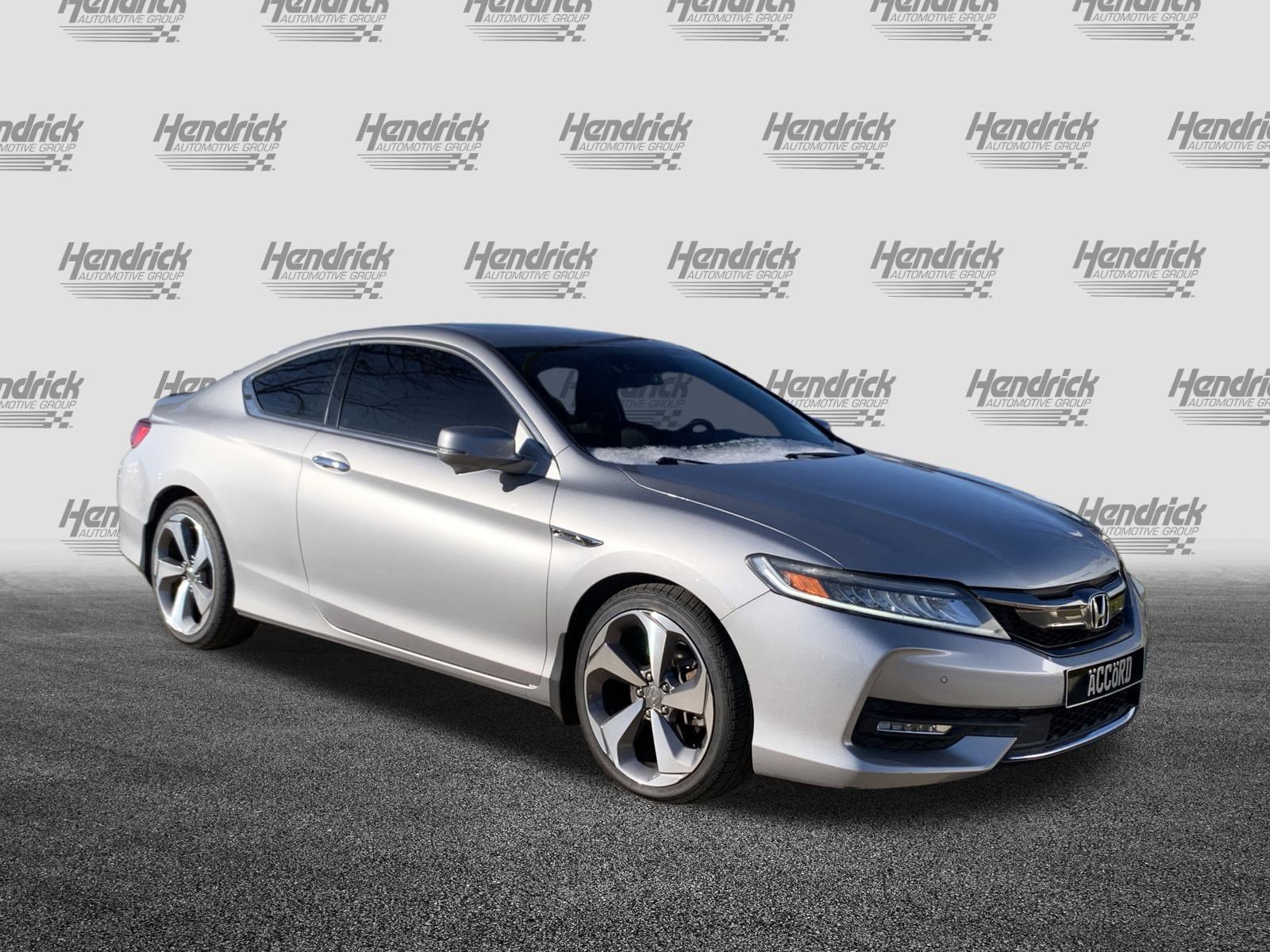 Used 2016 Honda Accord Touring image 2