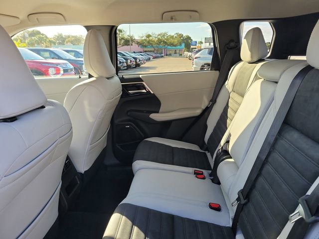 New 2026 Mitsubishi Outlander SE image 14