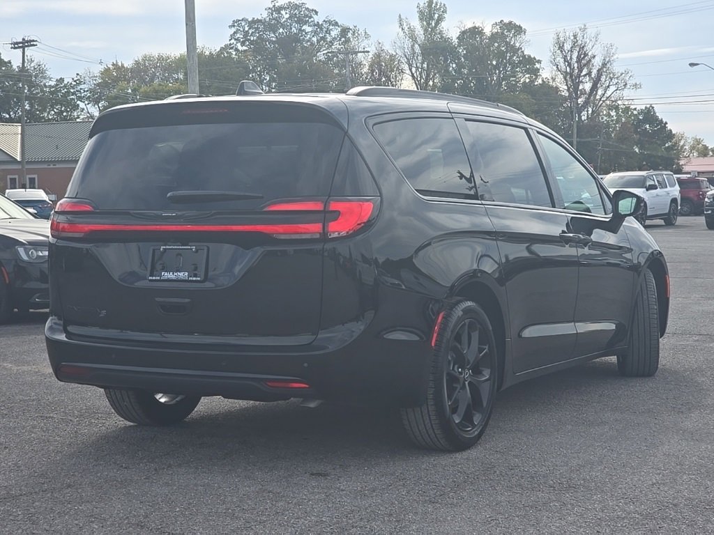 New 2026 Chrysler Pacifica Select image 7
