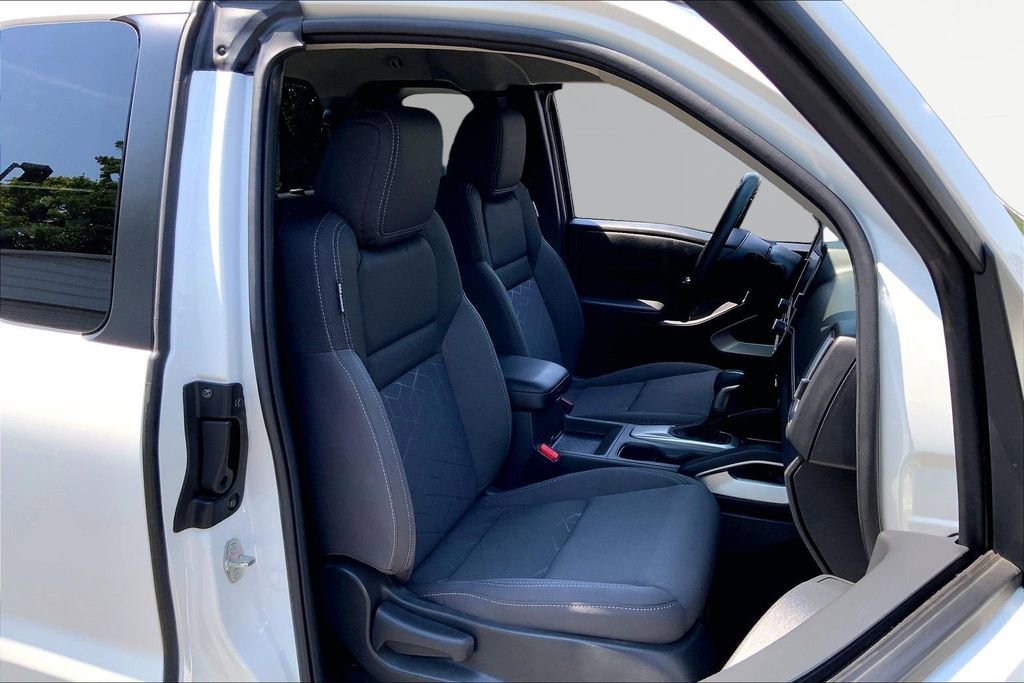 Used 2025 Nissan Frontier SV RWD image 19