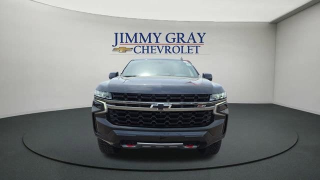 Used 2022 Chevrolet Suburban Z71 w/ Luxury Package AWD/4WD image 8