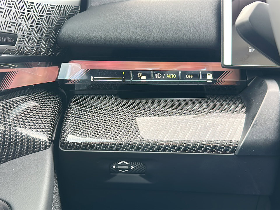 New 2026 BMW 550e xDrive image 25