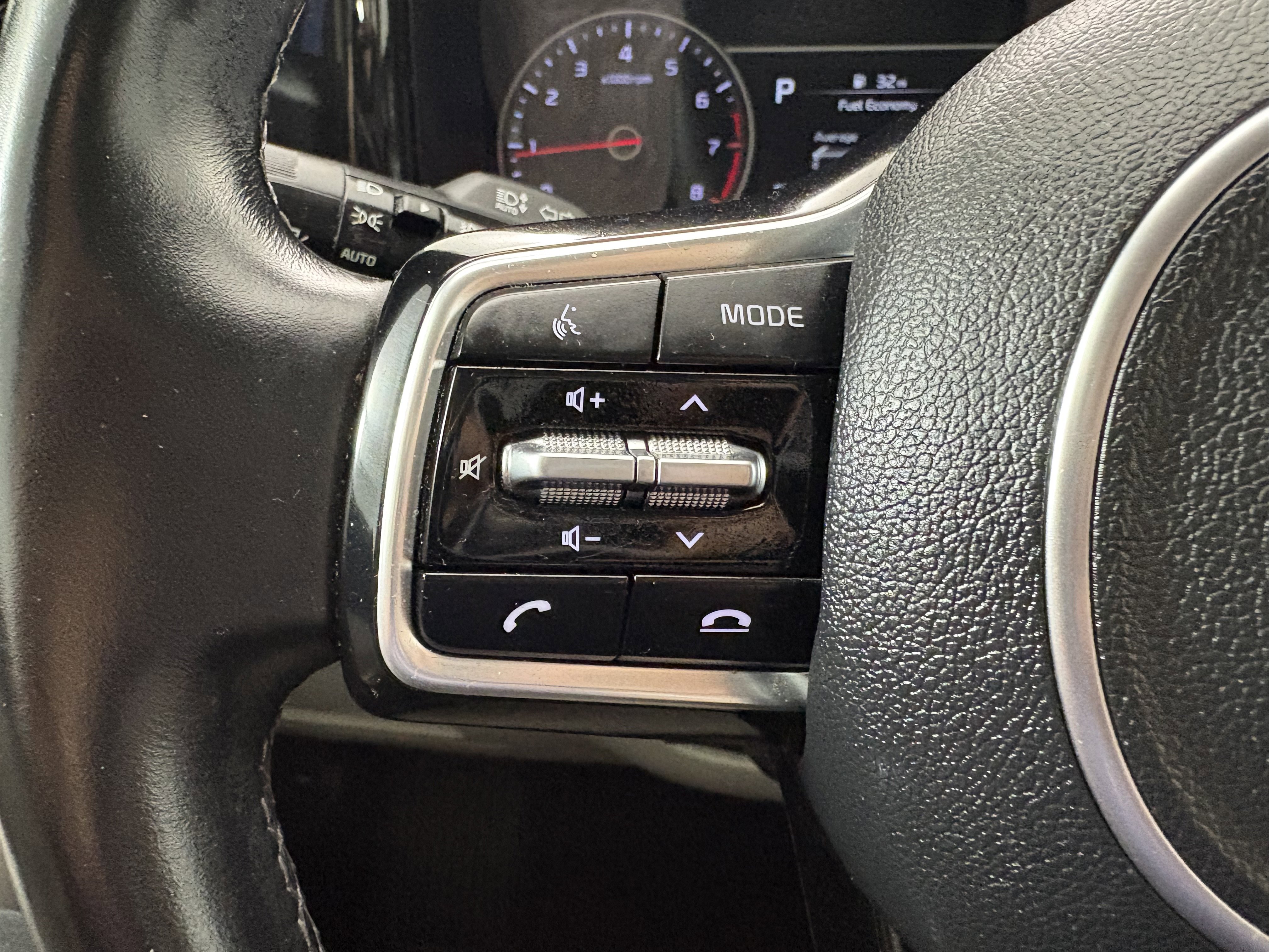 Used 2023 Kia Sorento EX w/ Panoramic Sunroof Package FWD image 16