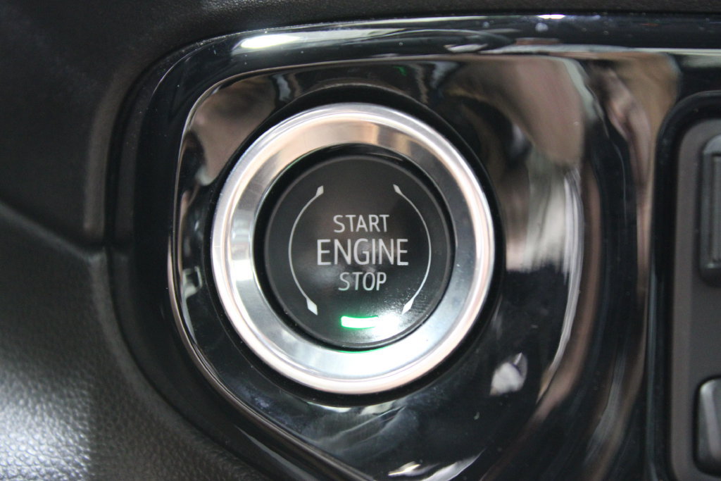 Used 2025 GMC Sierra 1500 SLT AWD/4WD image 12
