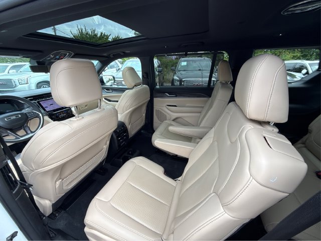 Used 2023 Jeep Grand Cherokee L Limited w/ Luxury Tech Group II AWD/4WD image 43