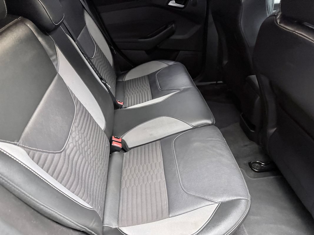 Used 2018 Ford Focus ST w/ Equipment Group 401A FWD image 13