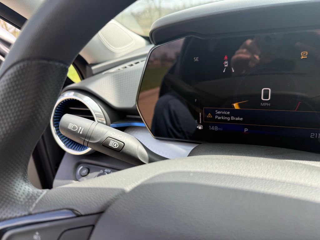 Used 2025 Chevrolet Trax LT image 32