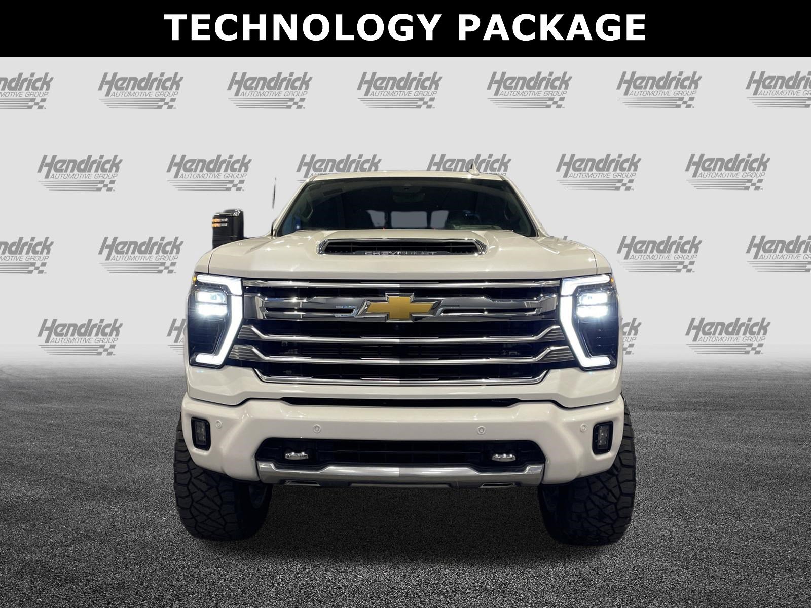 Used 2024 Chevrolet Silverado 3500 High Country w/ Technology Package AWD/4WD image 3