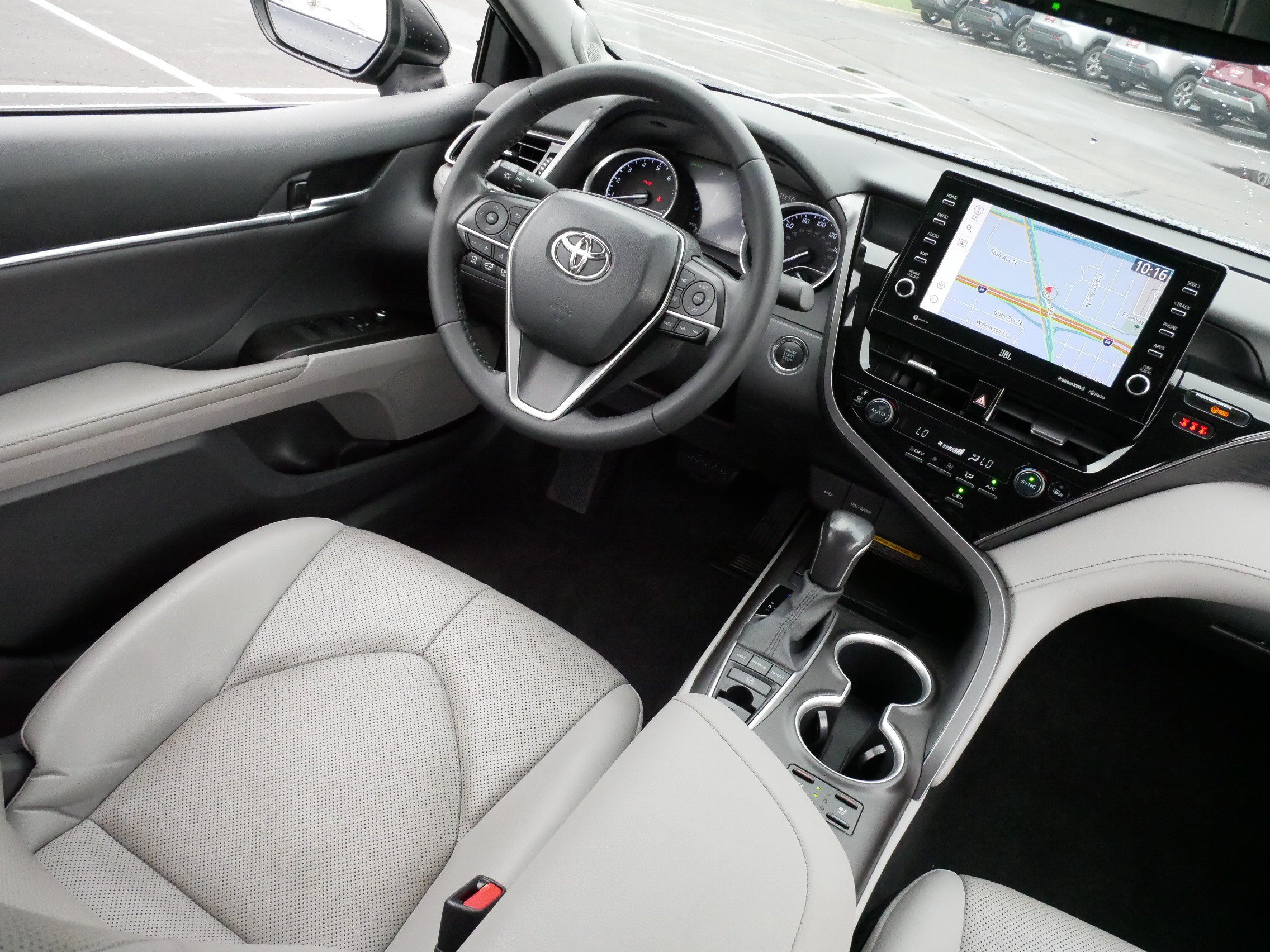 Used 2021 Toyota Camry XLE w/ Navigation Package FWD image 9