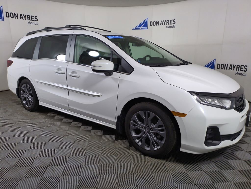 Used 2026 Honda Odyssey Touring image 7