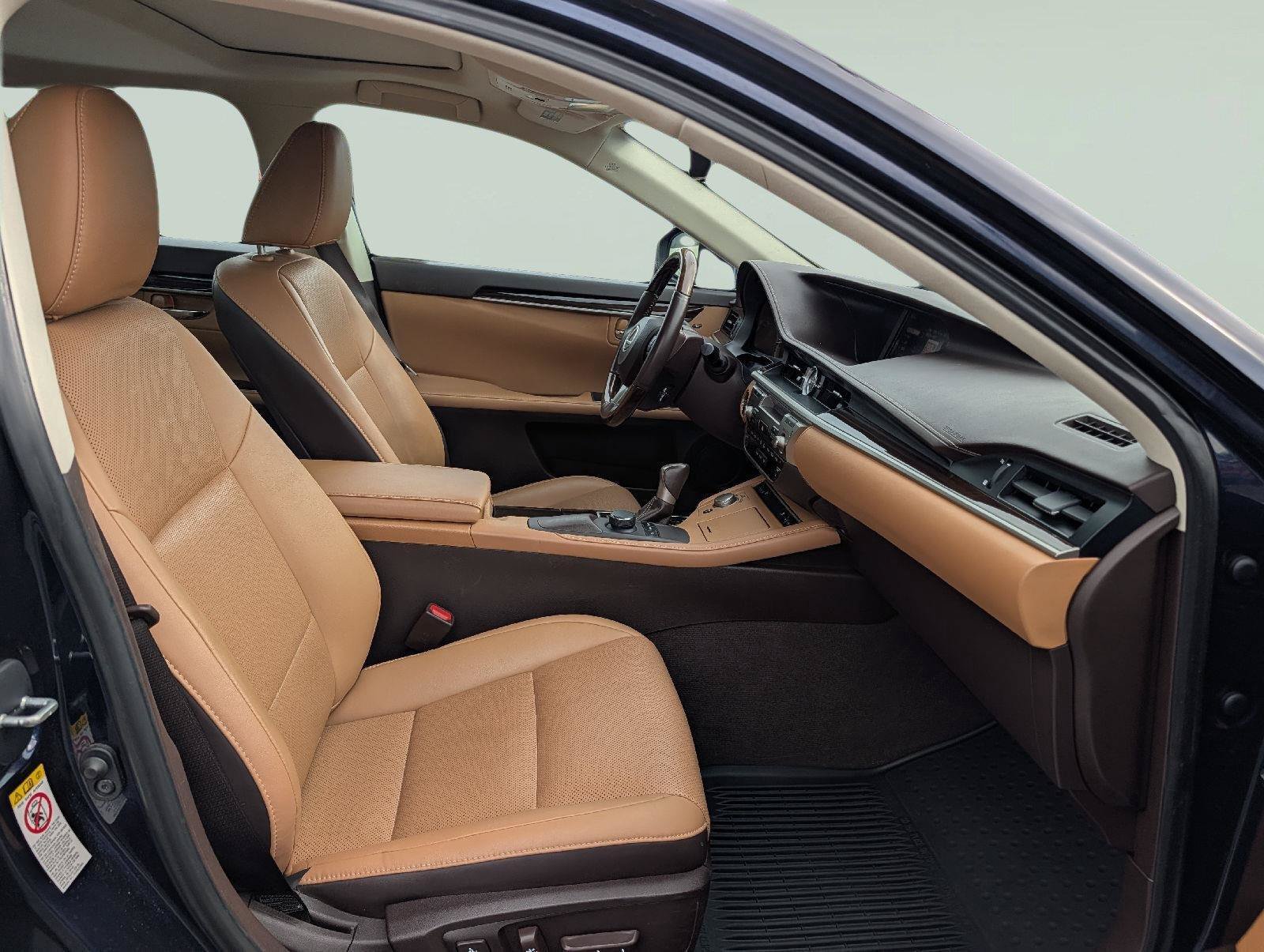 Used 2016 Lexus ES 350 w/ Premium Package w/Wood Trim FWD image 22