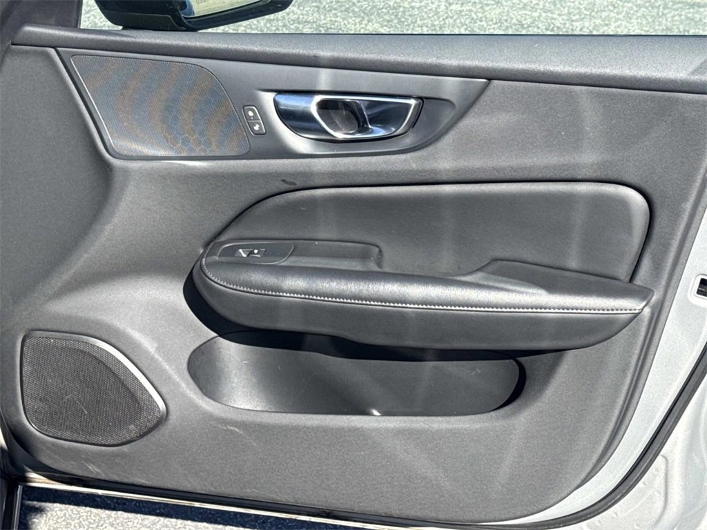 Used 2024 Volvo S60 B5 Plus image 27