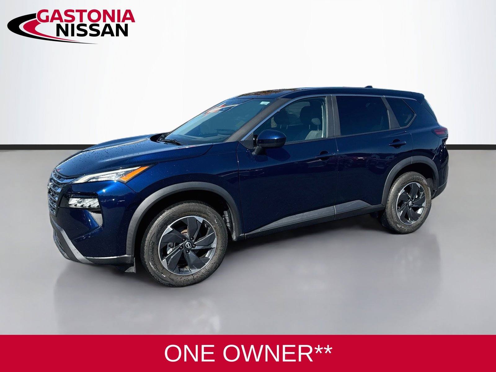 Used 2025 Nissan Rogue SV AWD/4WD image 3