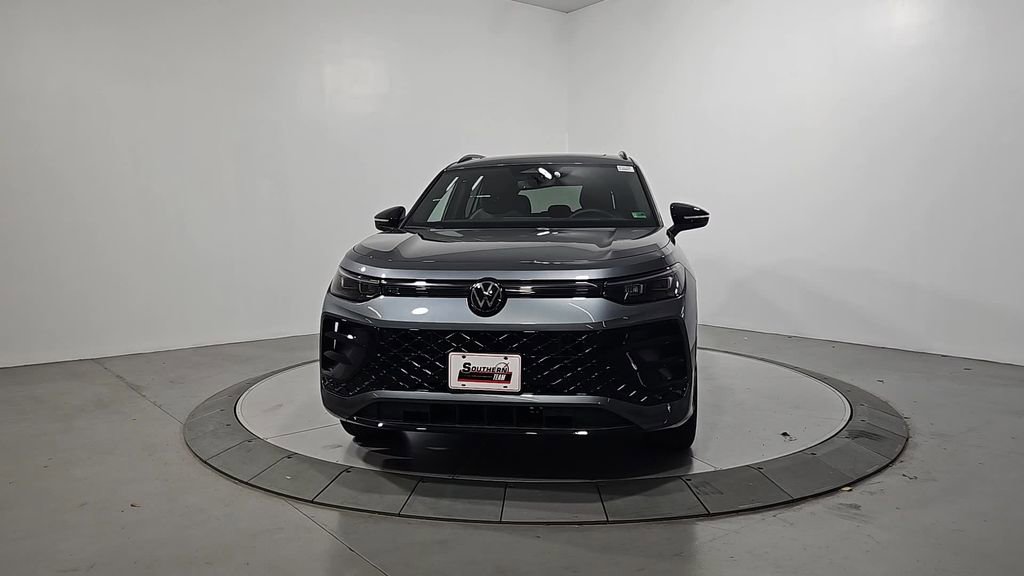 New 2026 Volkswagen Tiguan SE R-Line image 8