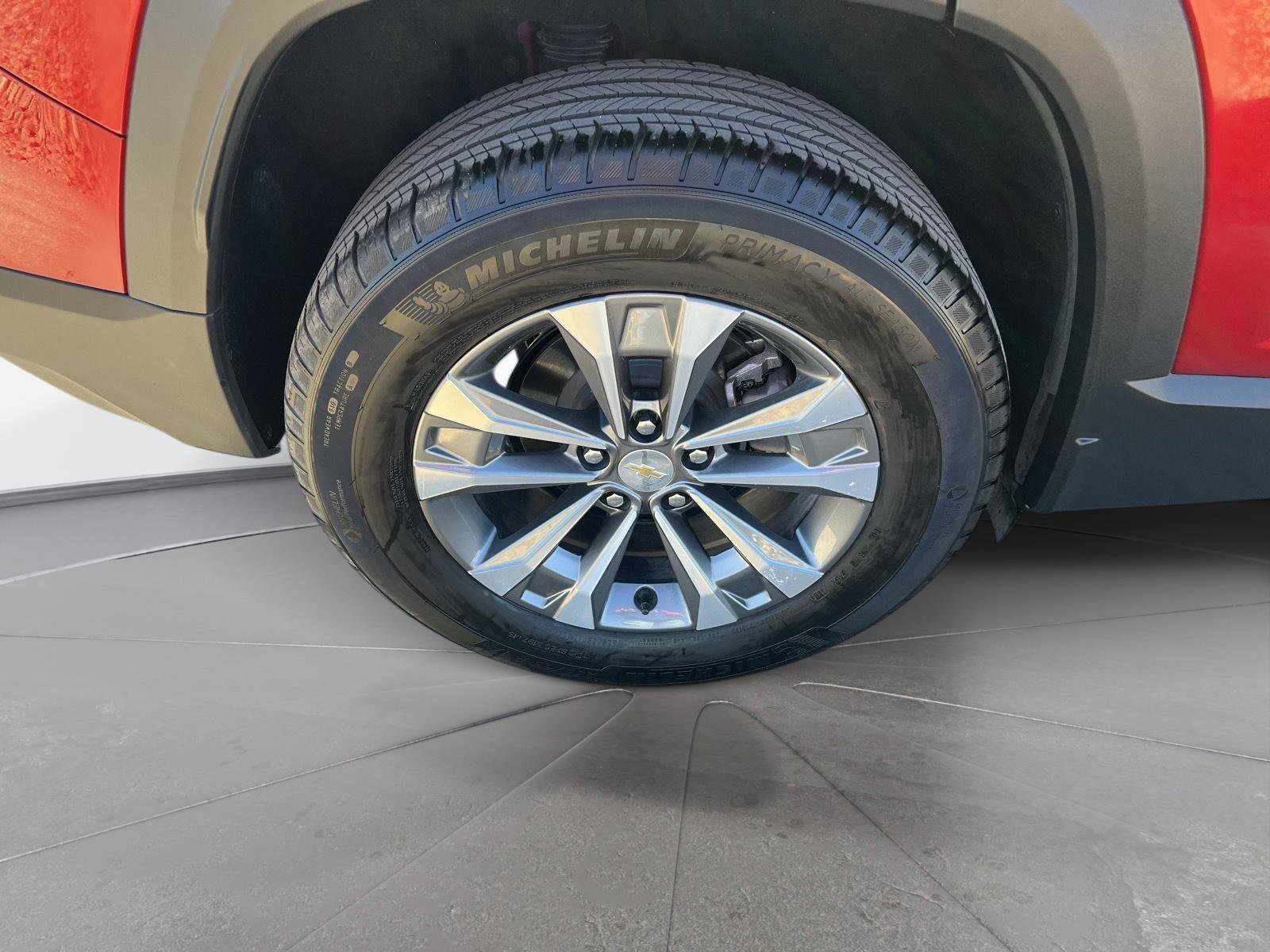 Used 2025 Chevrolet Equinox LT image 9