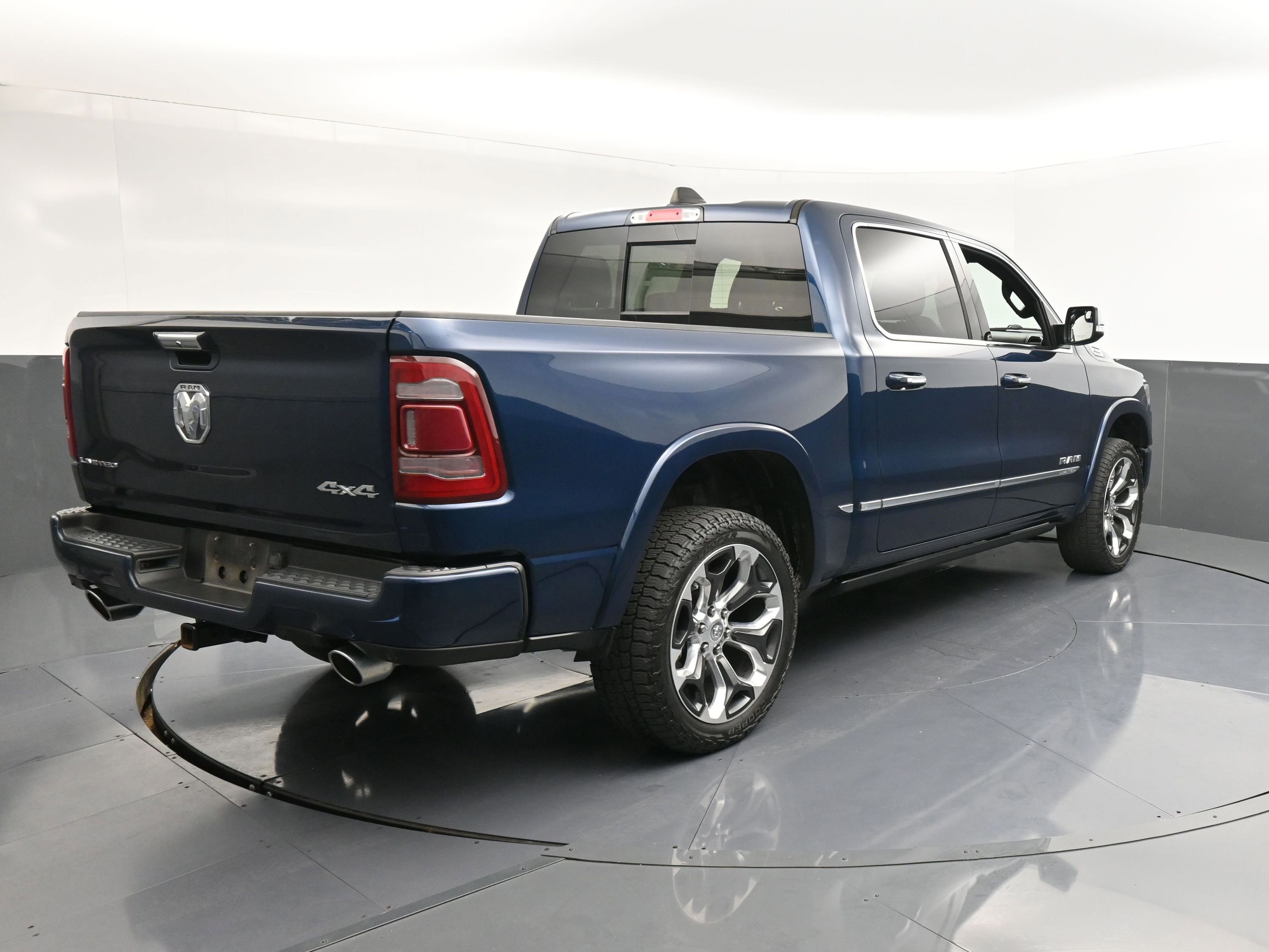 Used 2022 RAM 1500 Limited w/ Body Color Bumper Group image 8