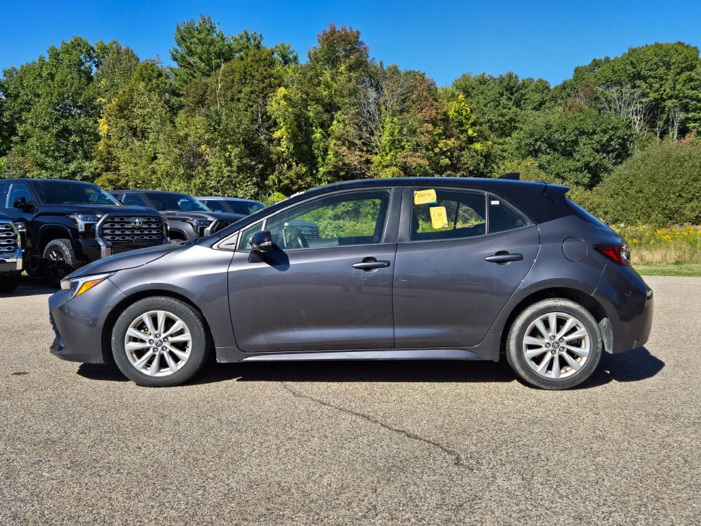 Used 2023 Toyota Corolla SE FWD image 2