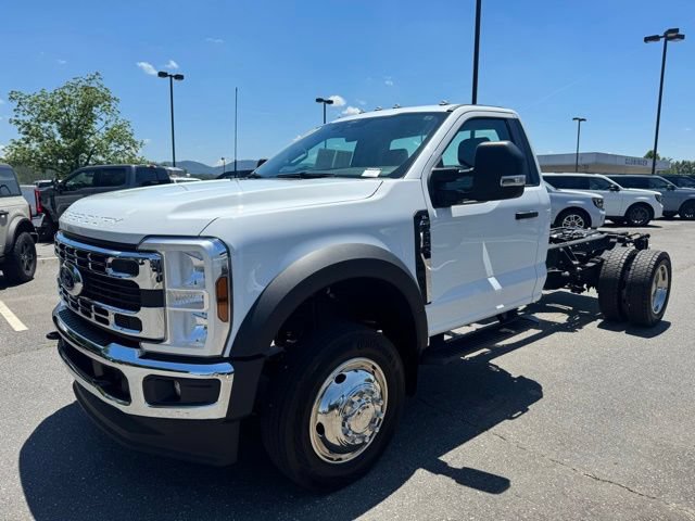 Used 2025 Ford F550 2WD Regular Cab Super Duty w/ XL Chrome Package image 3