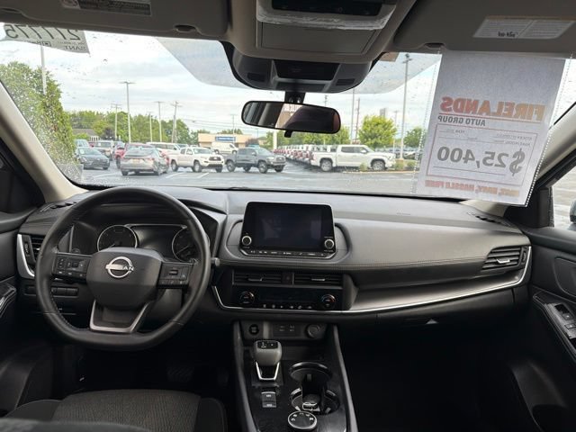 Used 2025 Nissan Rogue SV AWD/4WD image 11