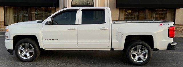 Used 2018 Chevrolet Silverado 1500 LT w/ All Star Edition image 10