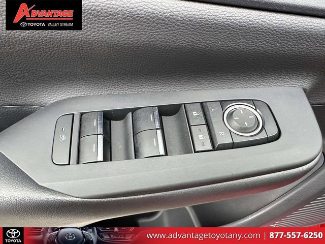 Used 2024 Toyota Prius Prime FWD image 20