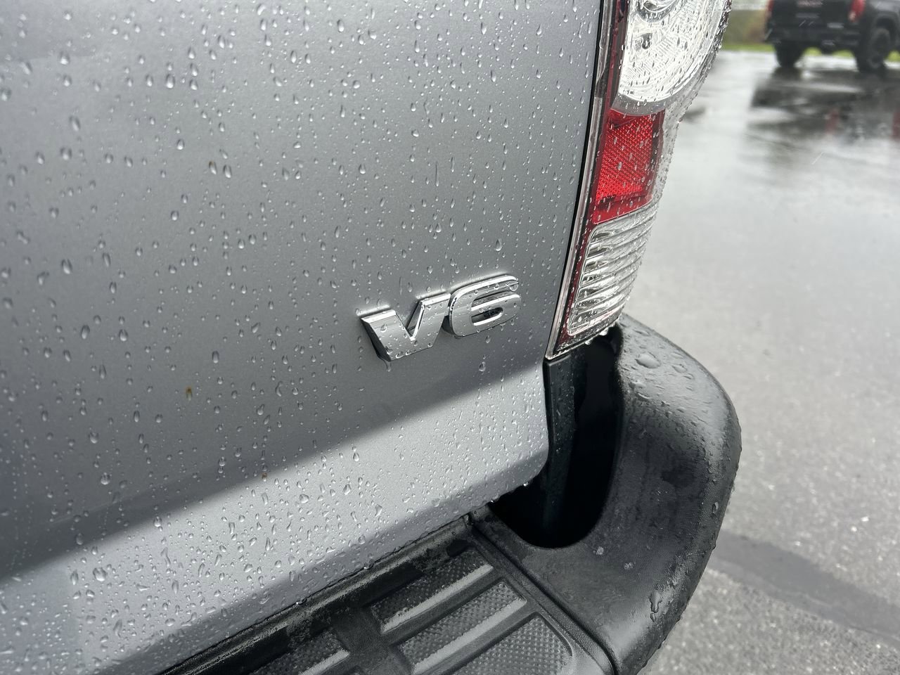 Used 2015 Toyota Tacoma 4x4 Access Cab V6 w/ TRD Sport Package image 12