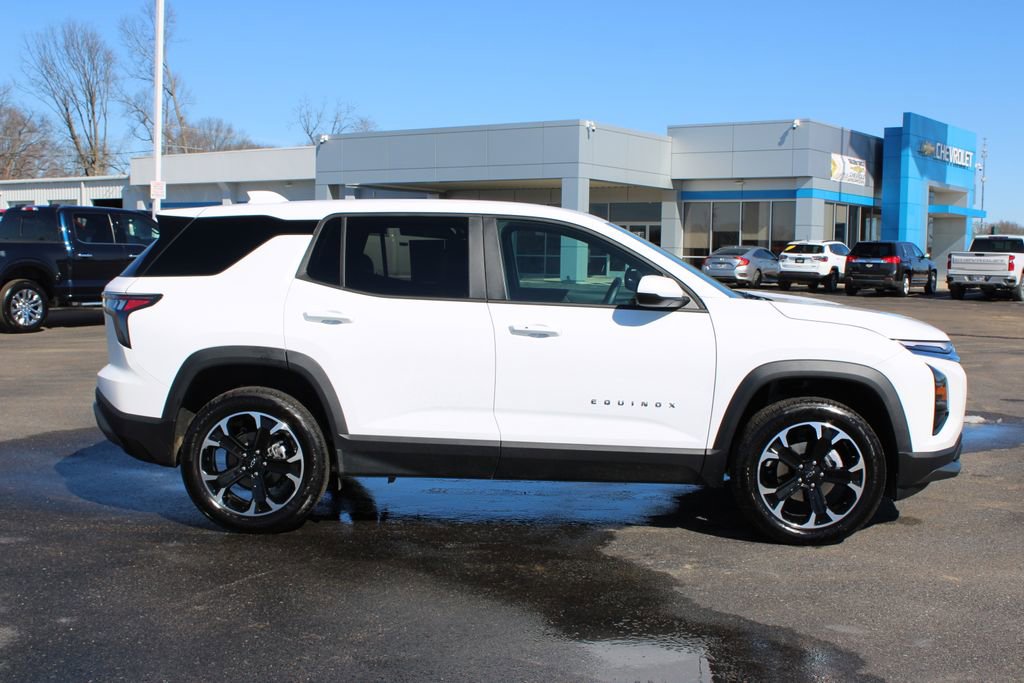 Used 2026 Chevrolet Equinox LT image 11