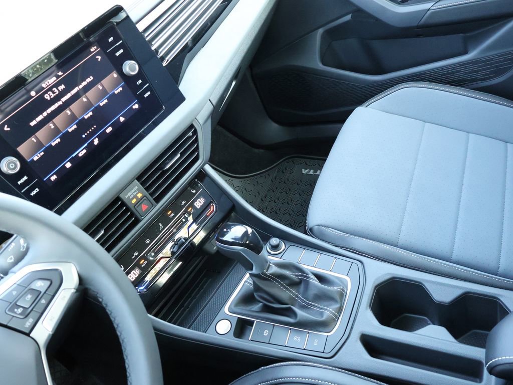 New 2026 Volkswagen Jetta SE FWD image 21