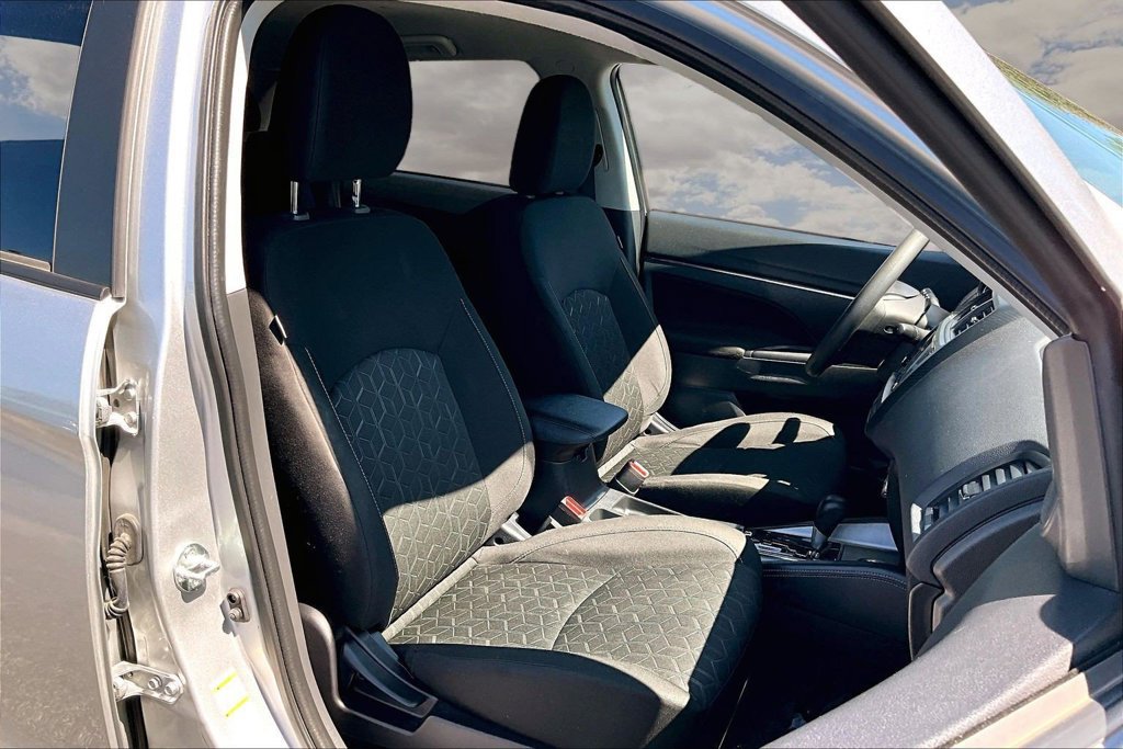 Used 2025 Mitsubishi Outlander Sport ES AWD/4WD image 29