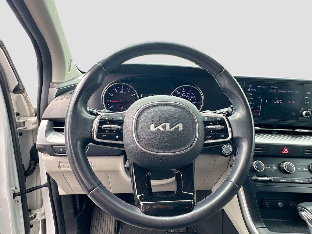 Certified 2022 Kia Carnival LX image 11
