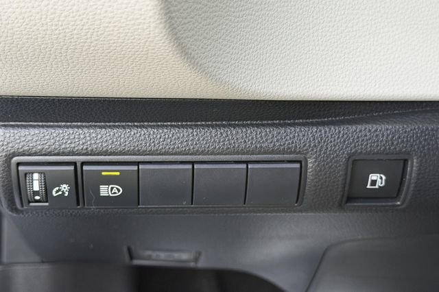 Certified 2021 Toyota Corolla LE image 31