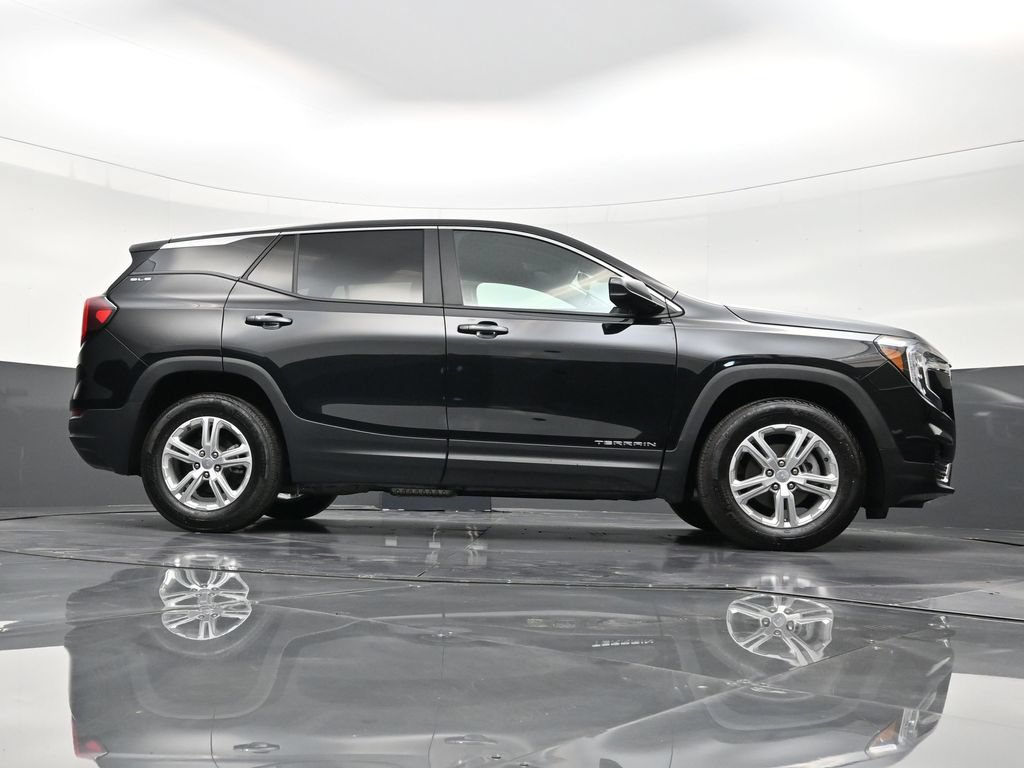 Used 2024 GMC Terrain SLE w/ Driver Convenience Package FWD image 22
