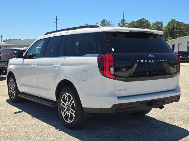 Used 2025 Ford Expedition Active AWD/4WD image 3